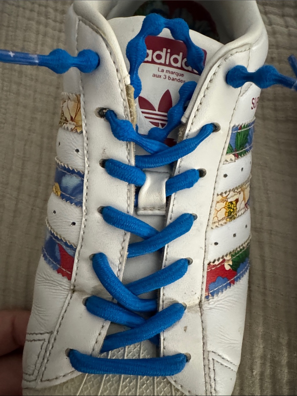 adidas women’s Superstar sneaker: rare Floral Twist Stripes design FW3692 - 9M - Picture 5 of 8
